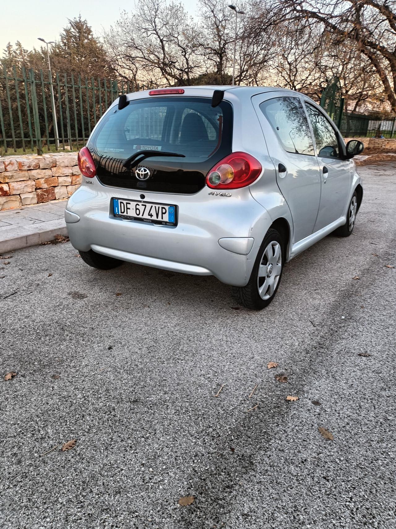 Toyota Aygo 1.0 12V VVT-i 5 porte Blue