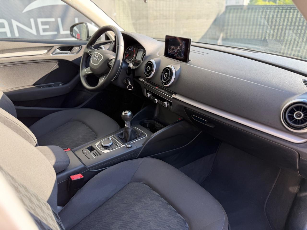 Audi A3 SPB 1.6 TDI ultra Attraction UNICO PROP