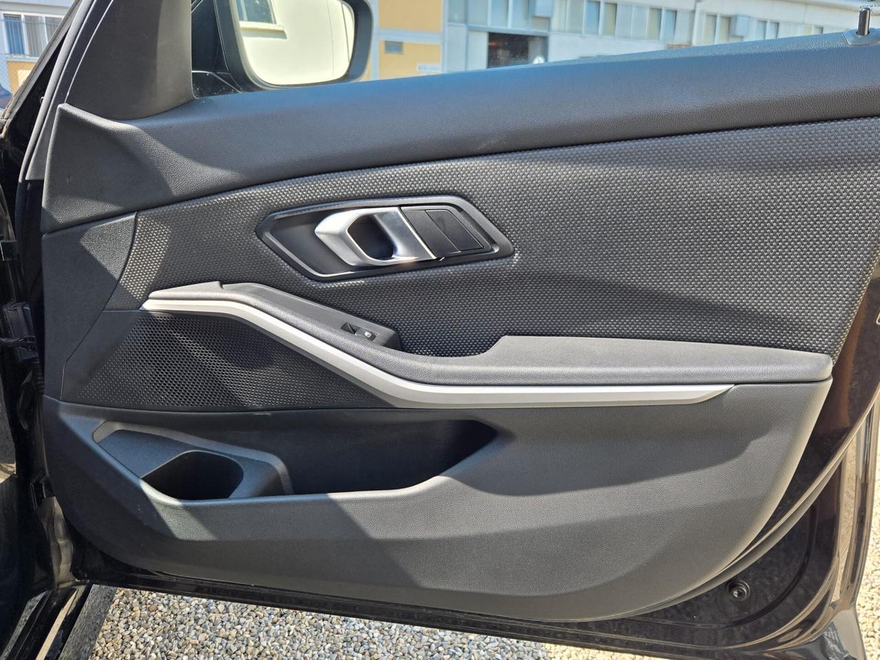 Bmw 320d xDrive Touring Business Advantage
