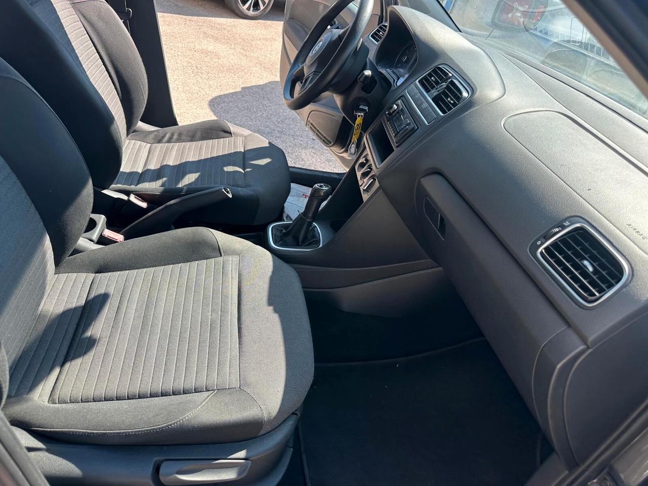 Volkswagen Polo 1.4 5 porte Highline NEOPATENTATI