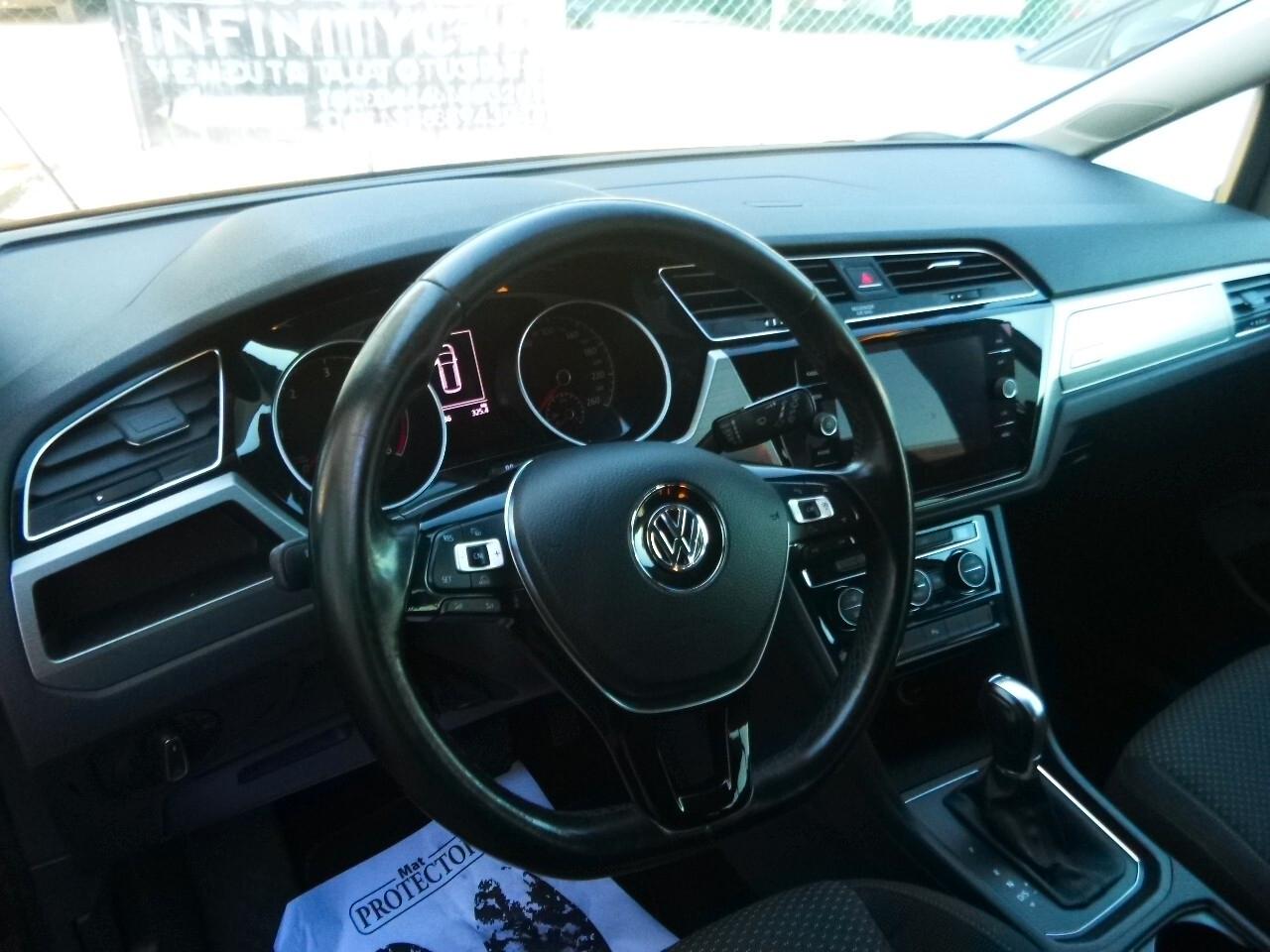 Volkswagen Touran 1.6 TDI 115 CV SCR DSG Executive BlueMotion Tech.