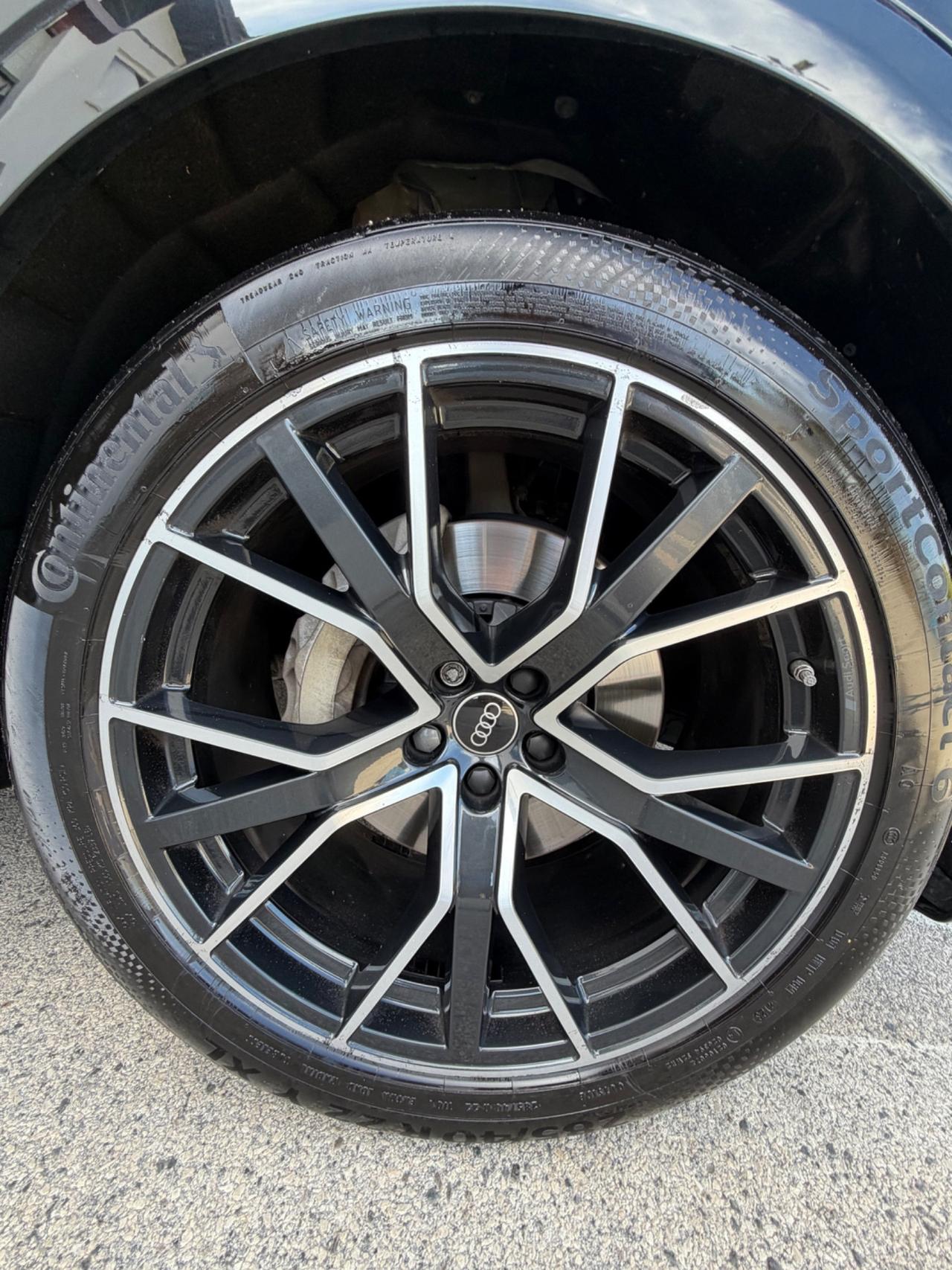 Audi Q8 SUV 55 TFSI quattro tiptronic S line edition