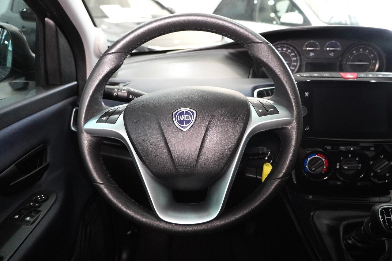 Lancia Ypsilon 1.0 FireFly 5 porte S&S Hybrid Platino