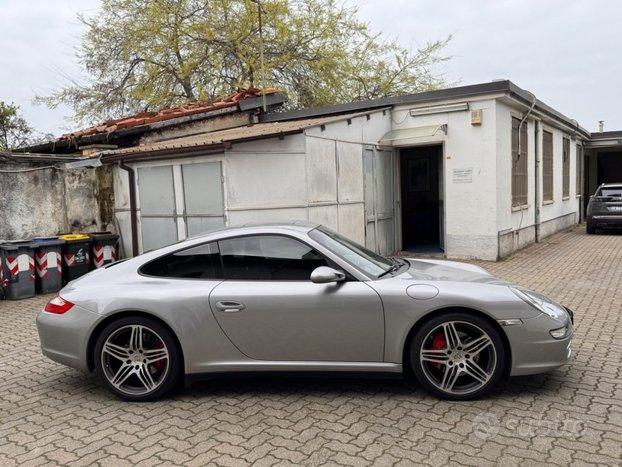 PORSCHE 911 Carrera 4S Coup