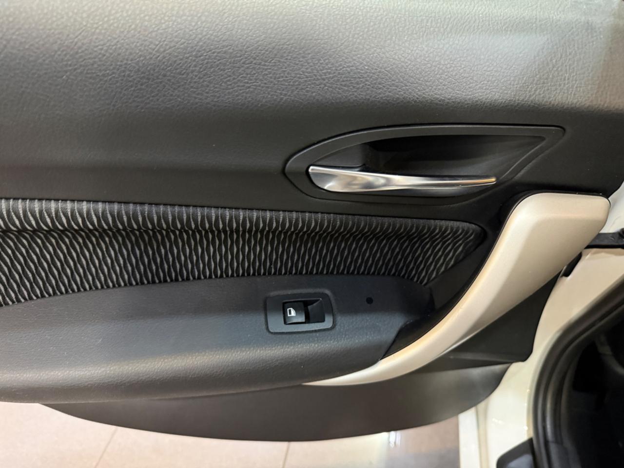 Bmw 116 116i 5p. Urban