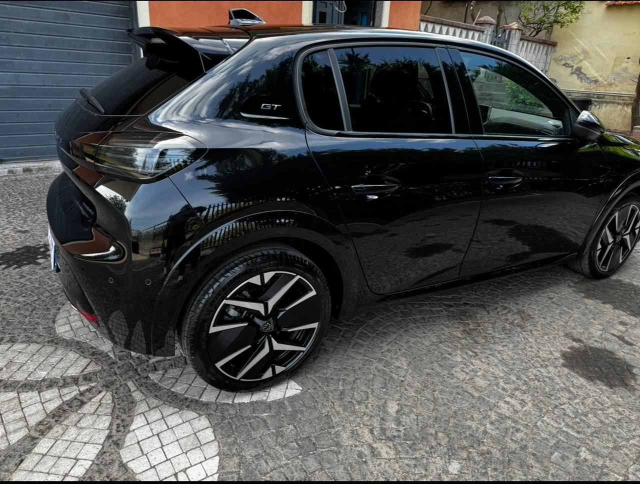 Peugeot 208 Hybrid 136 e-DCS6 GT