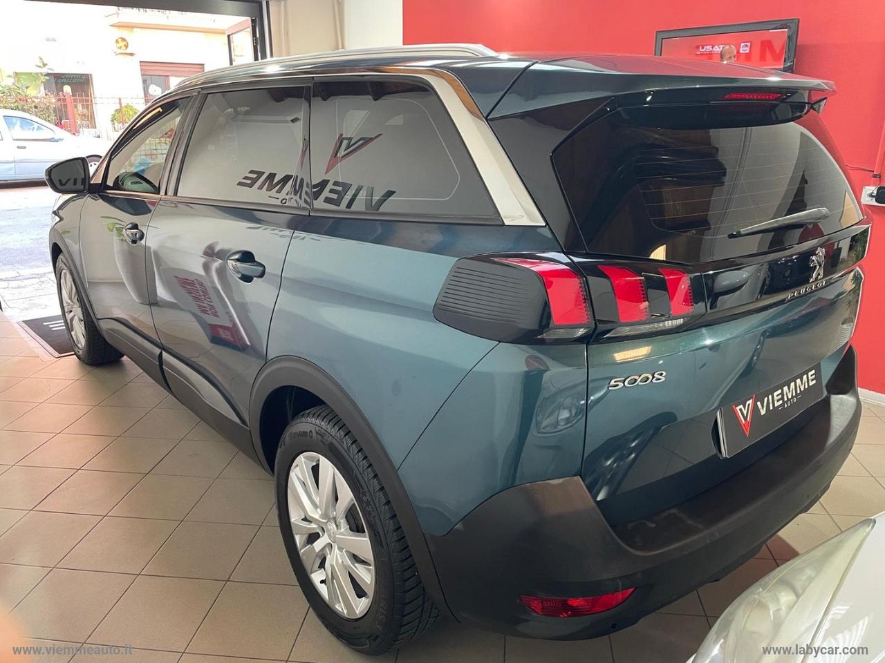 PEUGEOT 5008 BlueHDi 130 S&S Allure