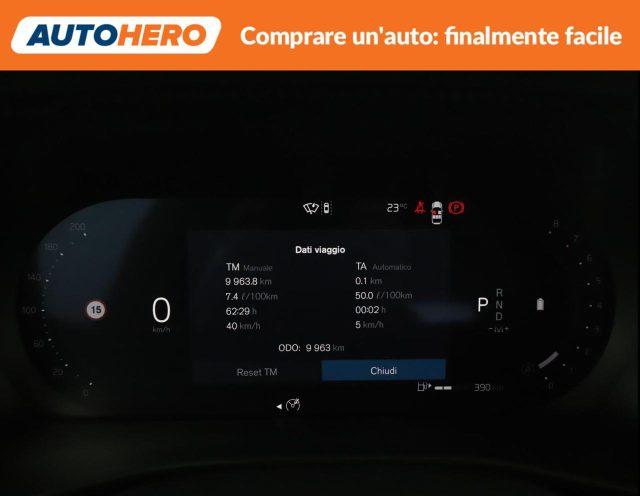 VOLVO XC40 B3 automatico Plus Dark