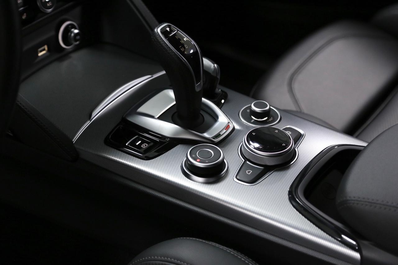 Alfa Romeo Stelvio 2.2 Turbodiesel 210 cv AT8 Q4 Veloce