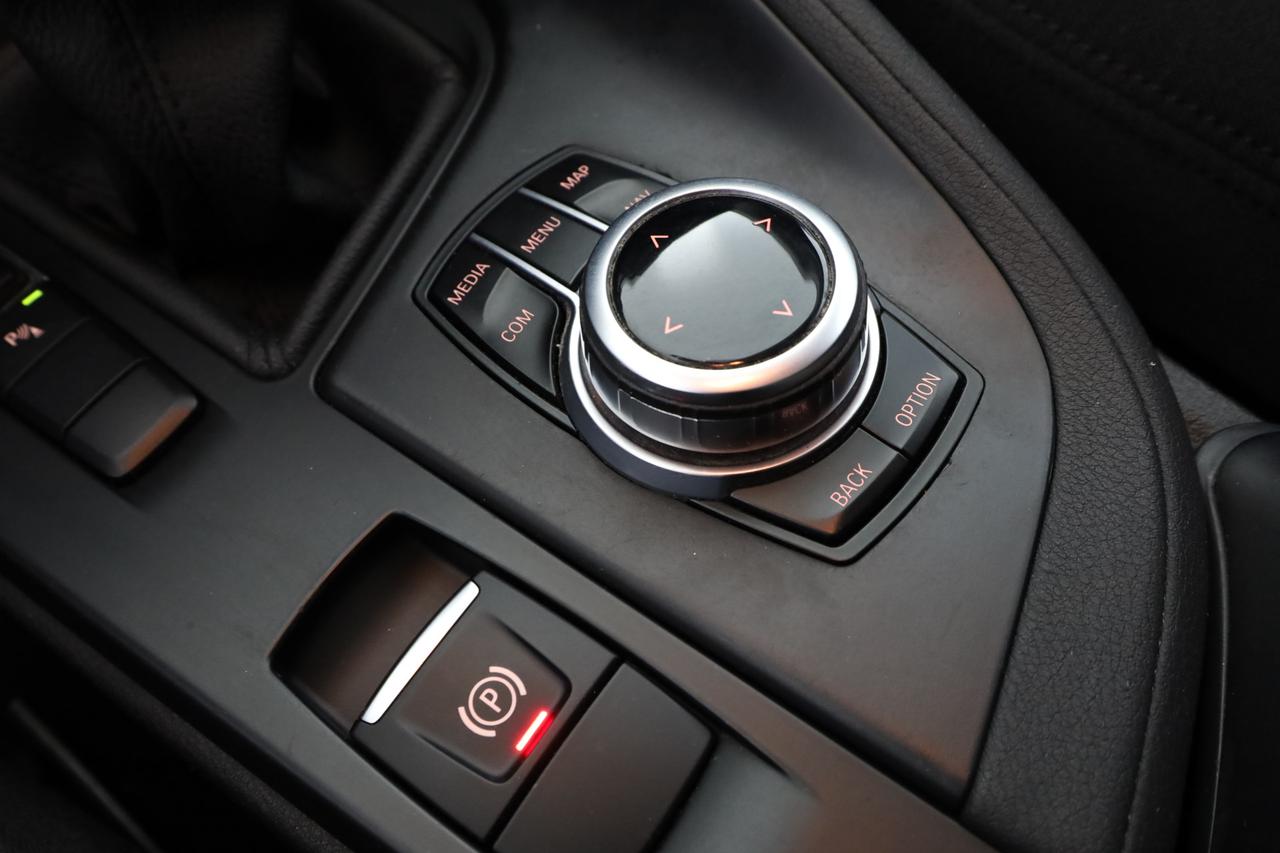 BMW X1 (F48) X1 sDrive18d Business