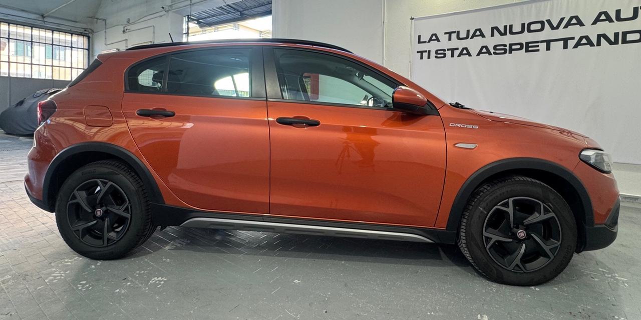 Fiat Tipo 1.5 Hybrid DCT 5 porte Cross