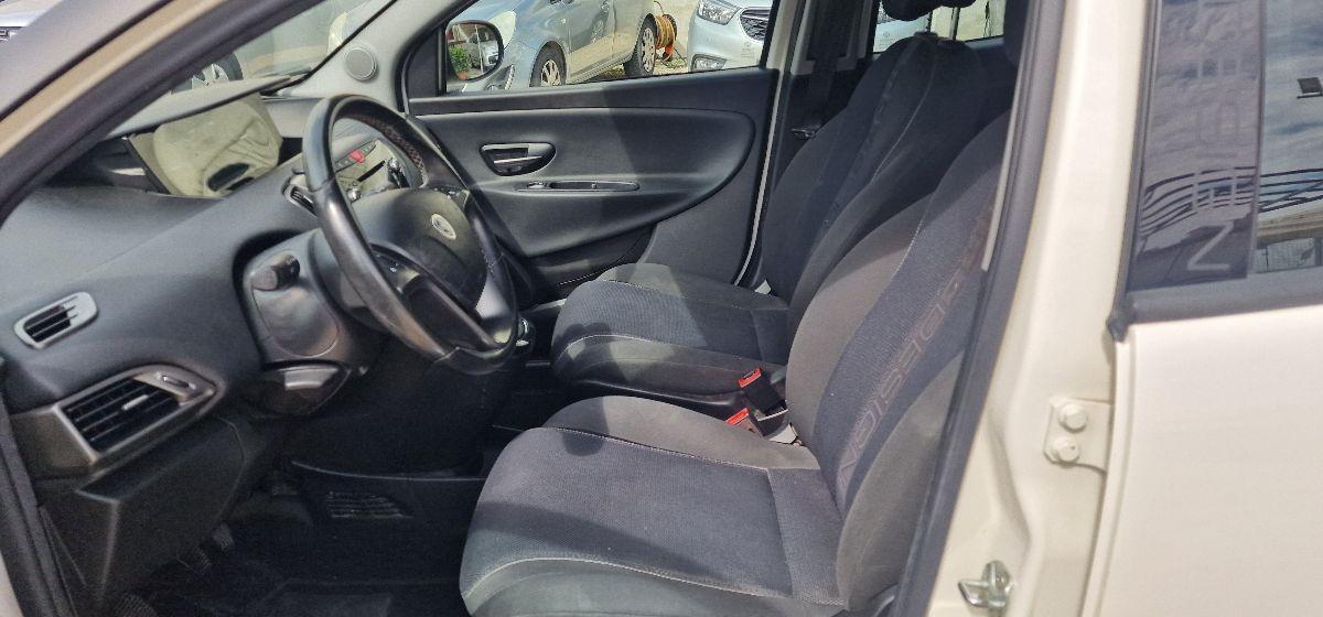 LANCIA Ypsilon 1.2 69 CV 5 porte GPL Ecochic S Momodesign