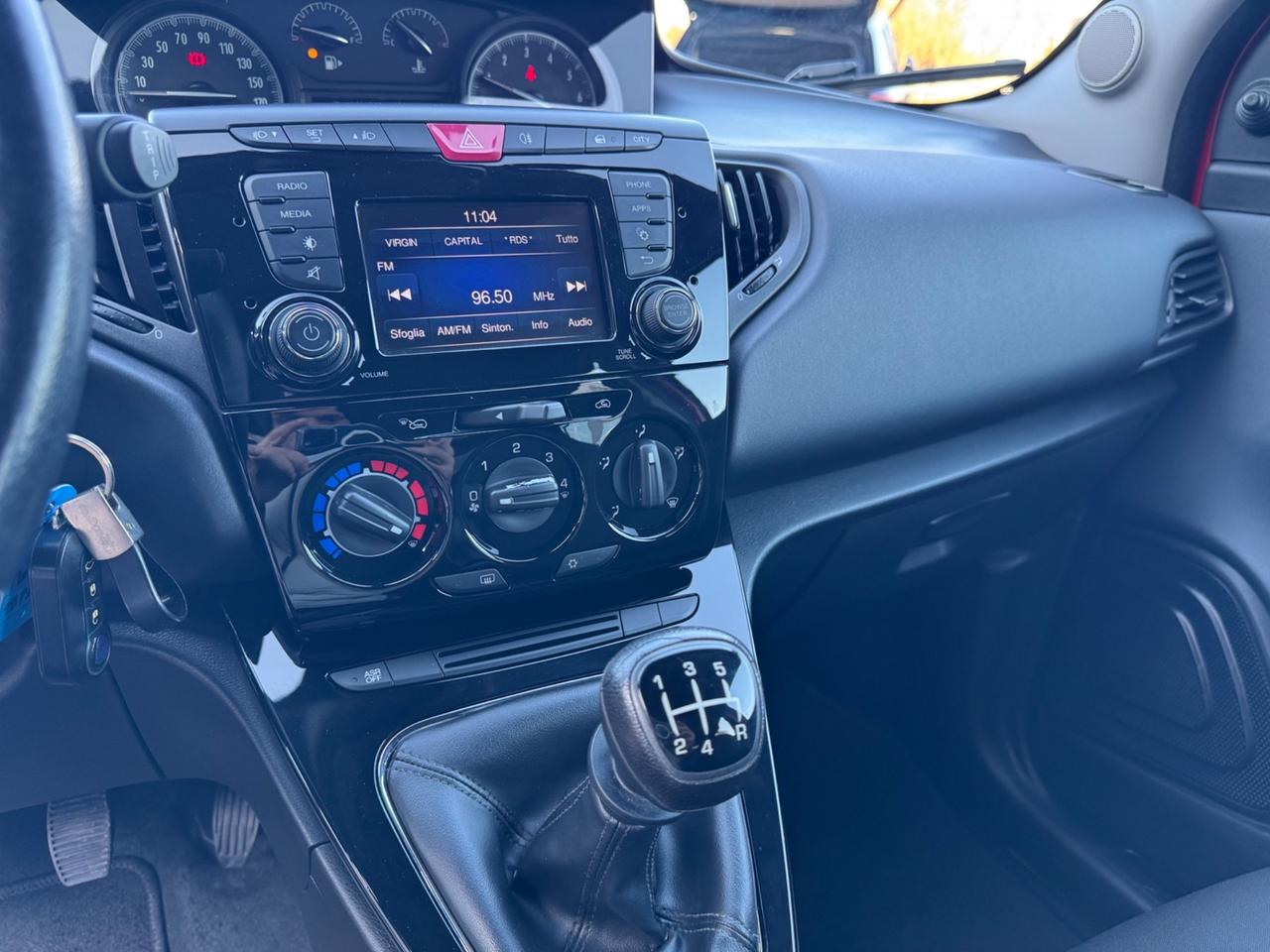 Lancia Ypsilon 1.2 69 CV 5 porte Platinum NEOPATENTATI