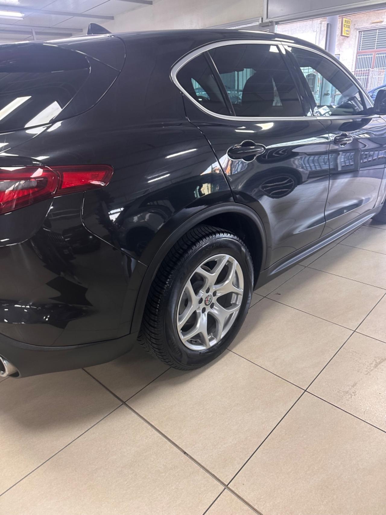 Alfa Romeo Stelvio 2.2 Turbodiesel 160 CV AT8 RWD Business