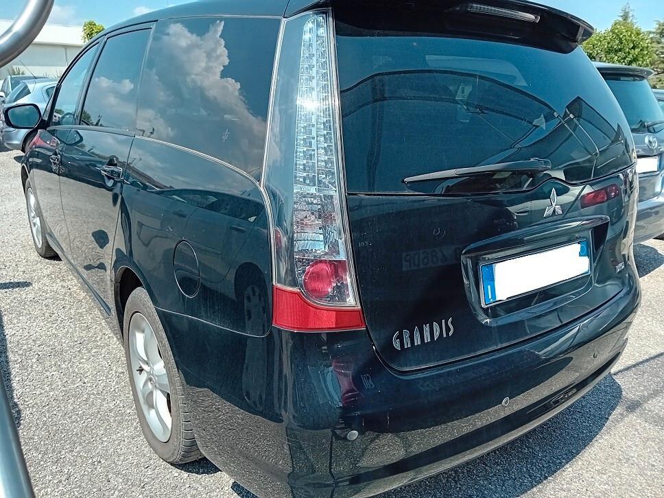 Mitsubishi Grandis 2.0 DI-D 7 posti