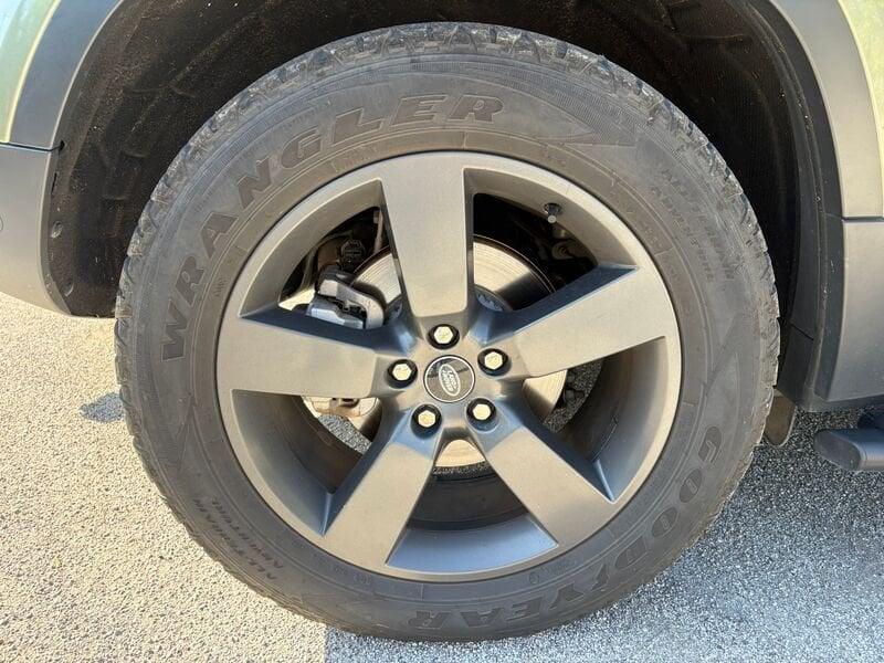 Land Rover Defender 3.0 D6 250 110 AWD auto.
