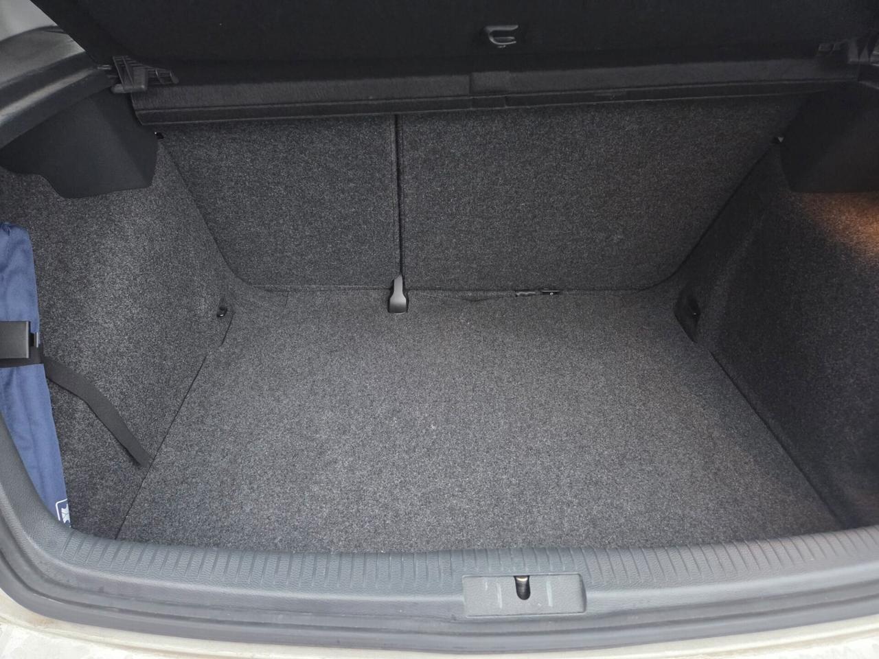 Volkswagen Golf POCHI KM - 2011