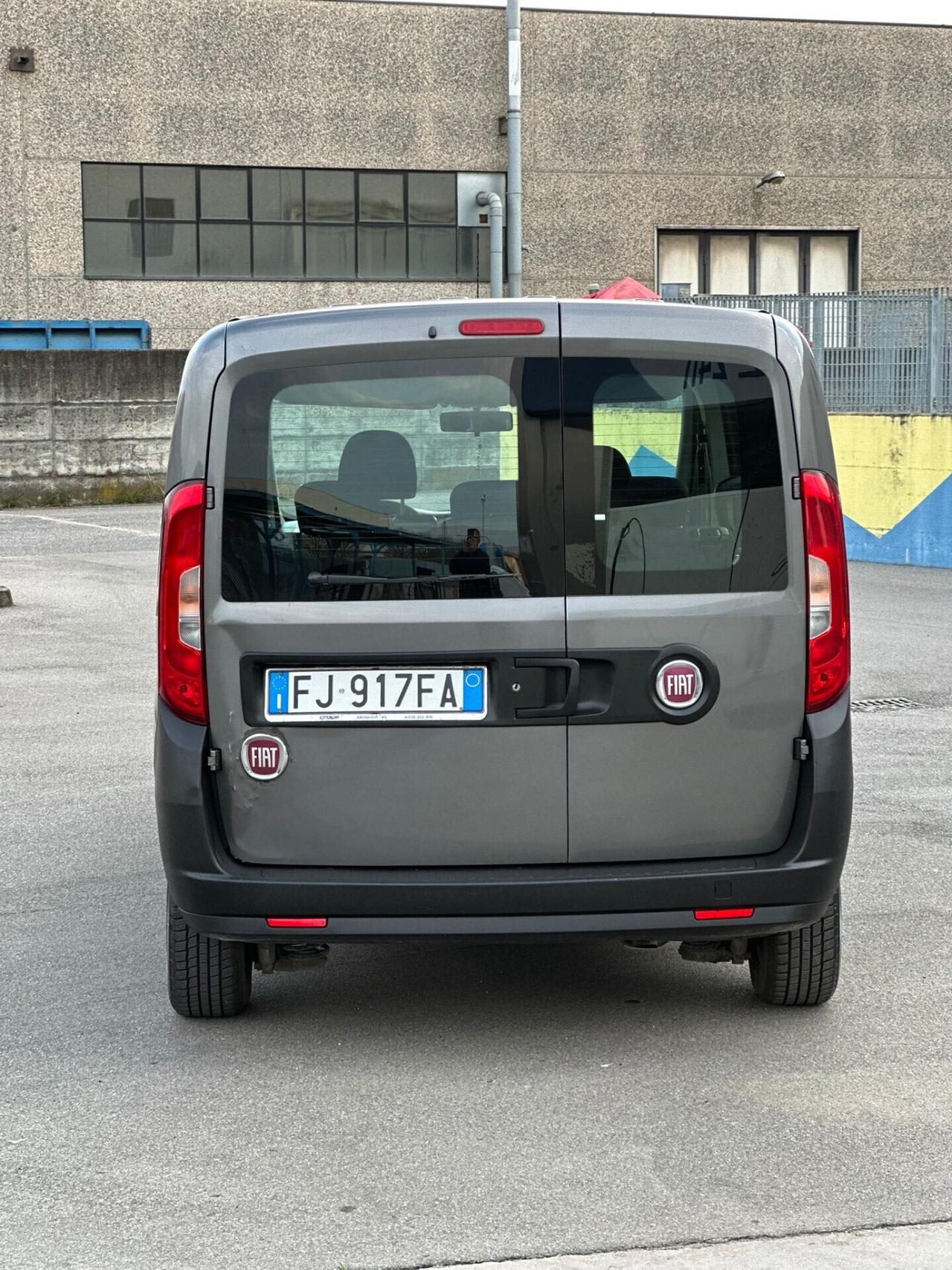 Fiat doblo 5 posti autocarro