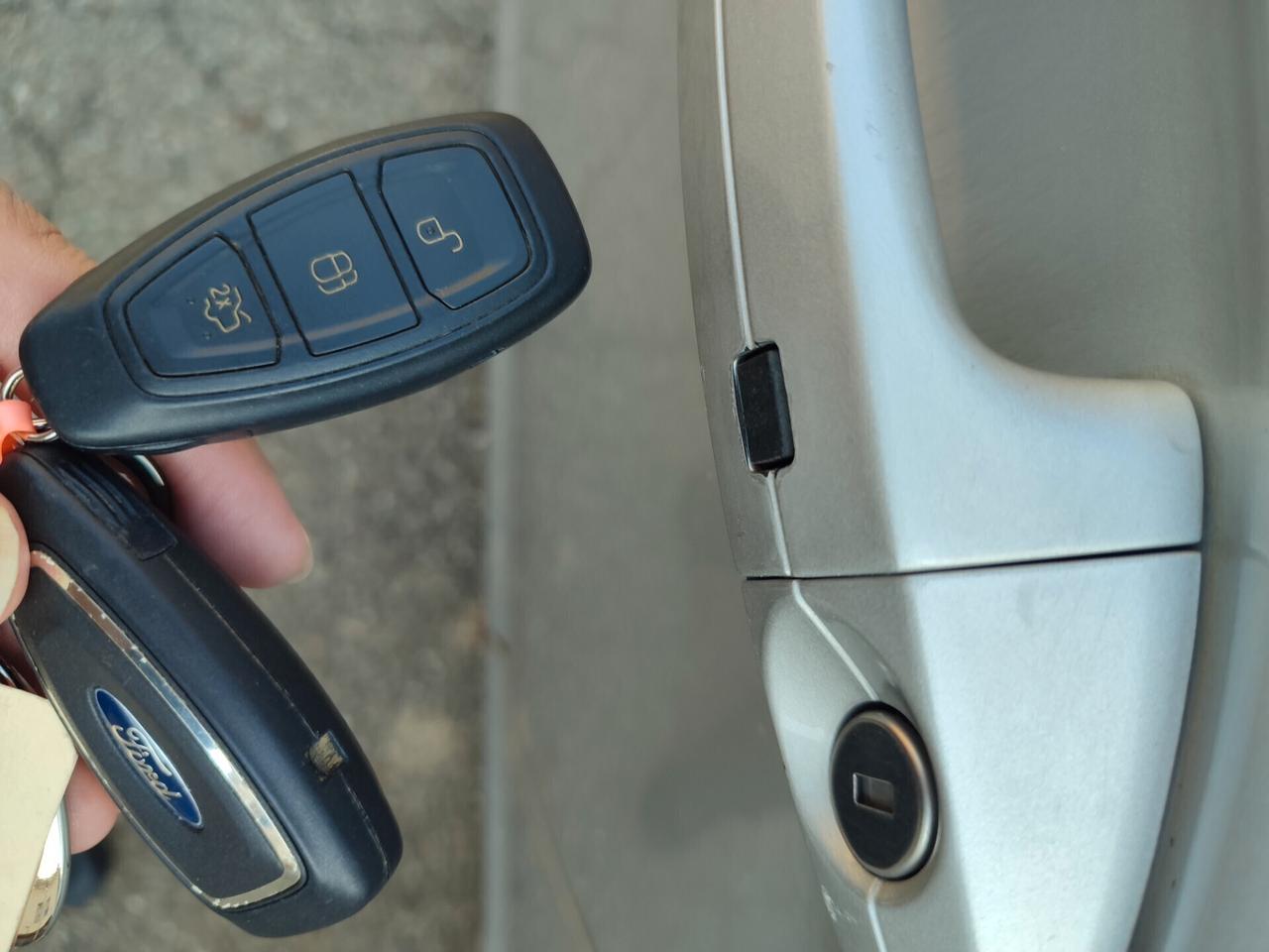 FORD B-MAX 2013 TITANIUM 1.5DIESEL GARANZIA 12MESI