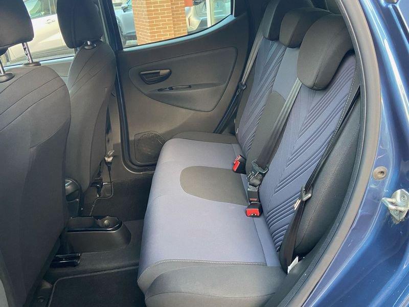 Lancia Ypsilon Ypsilon 1.0 FireFly 5 porte S&S Hybrid Ecochic Silver