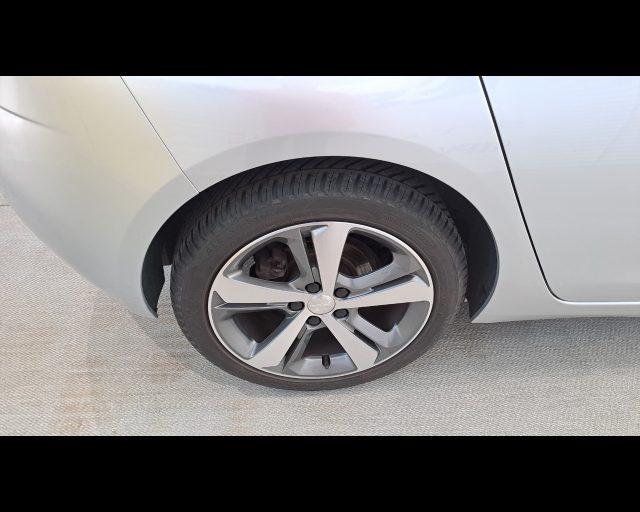 PEUGEOT 308 5p 1.2 puretech Allure s&s 130cv