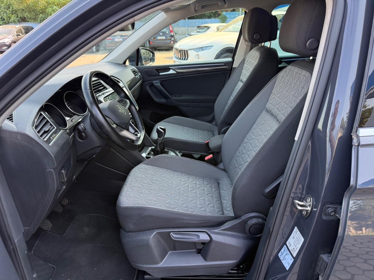 Volkswagen Tiguan 2.0 TDI SCR Life OK NEOPATENTATI in arrivo