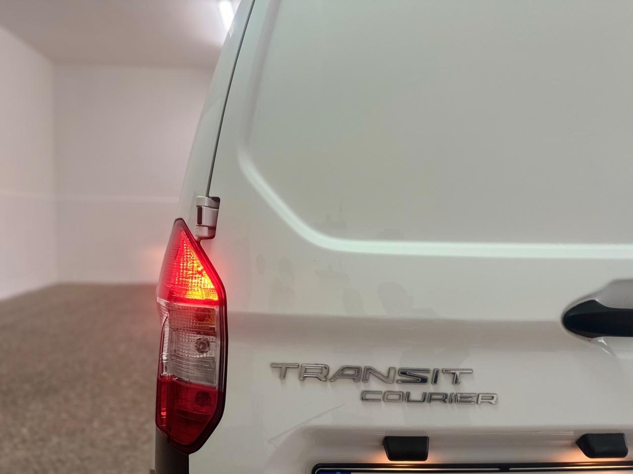 Ford Transit Courier 1.5 TDCi 100CV Van Titanium