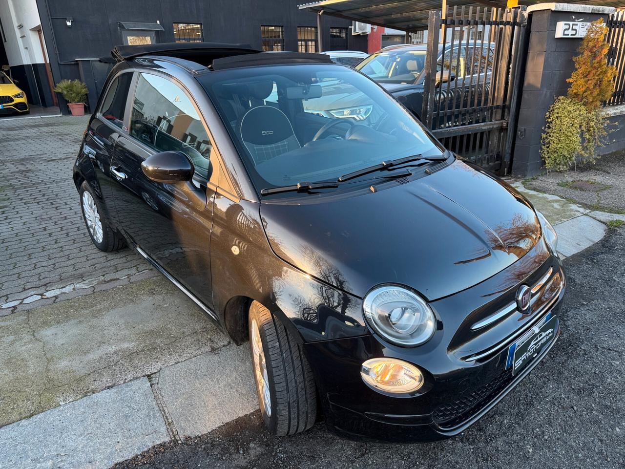 Fiat 500 C 1.0 Hybrid Lounge BLACK EDITION