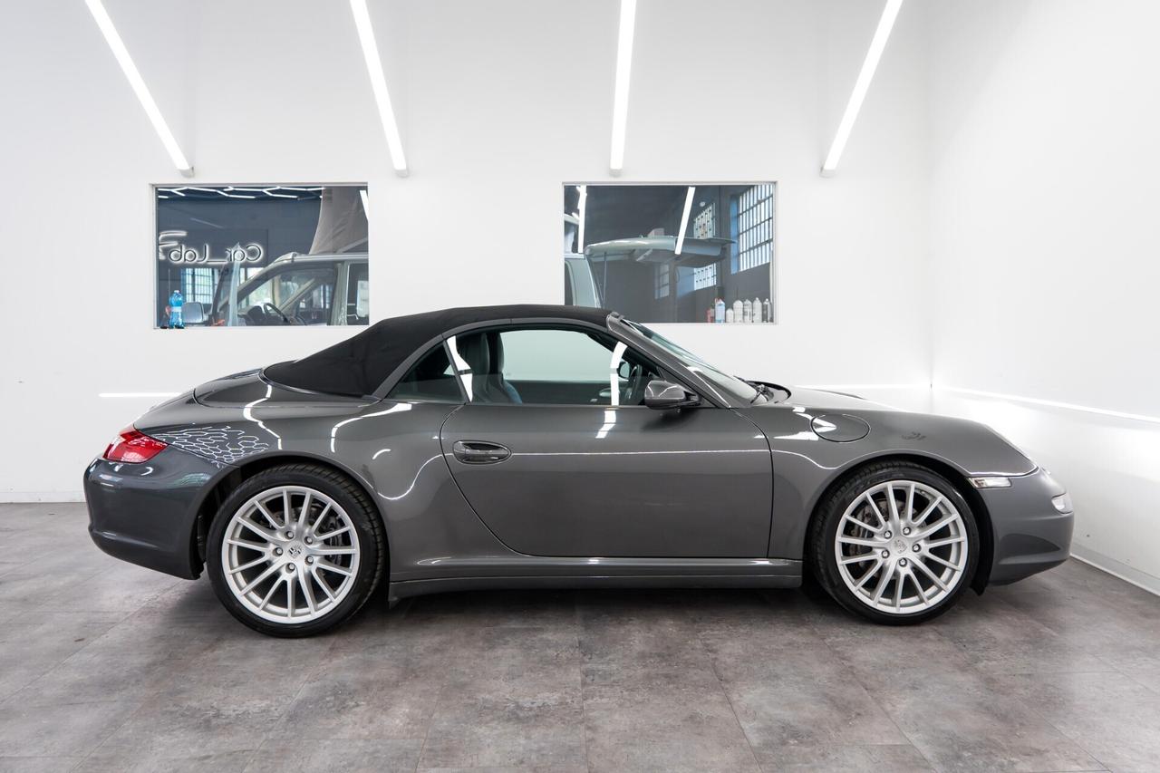 Porsche 911 Carrera 4 Cabriolet