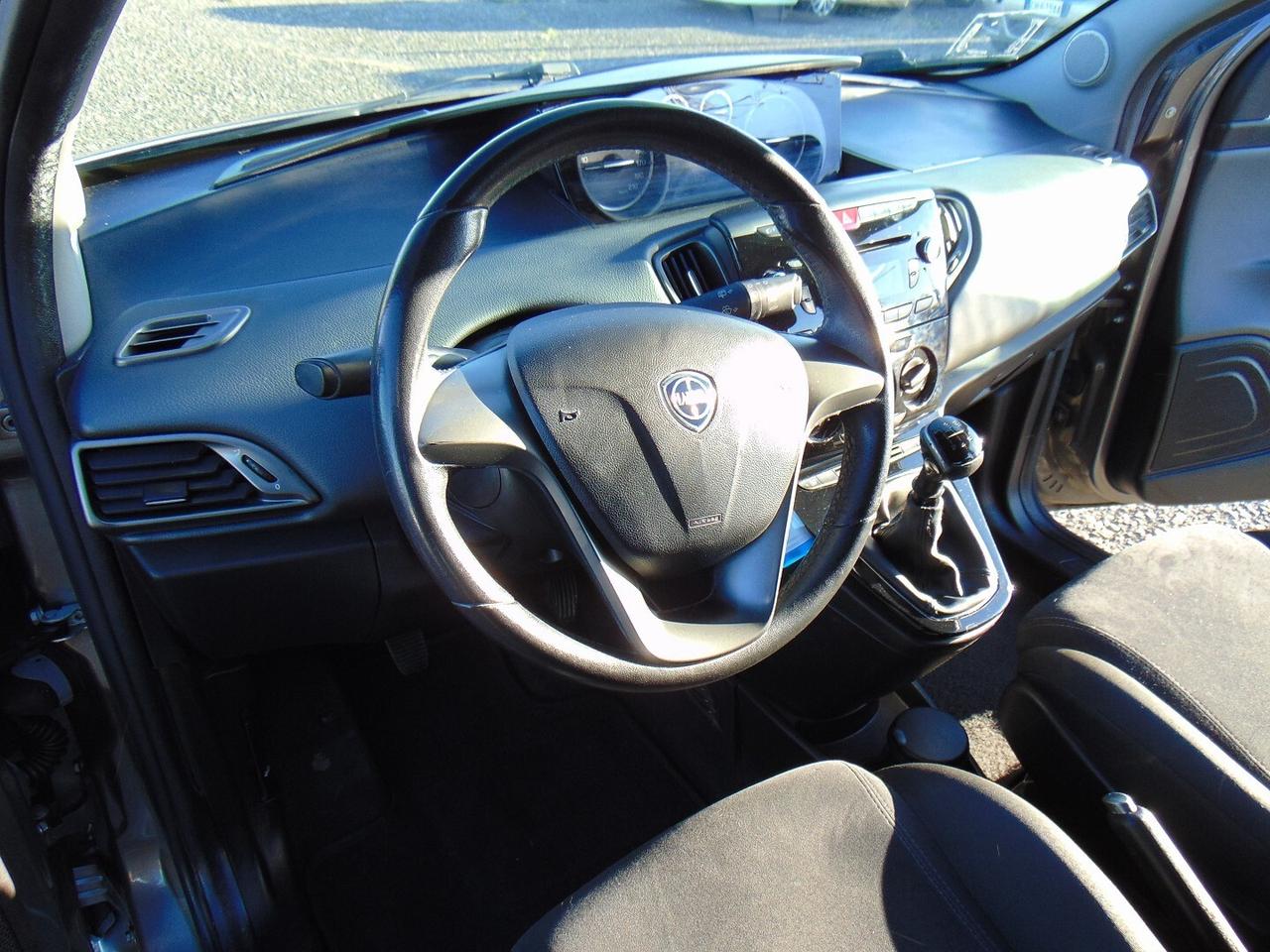 lancia ypsilon 1.3 mjt