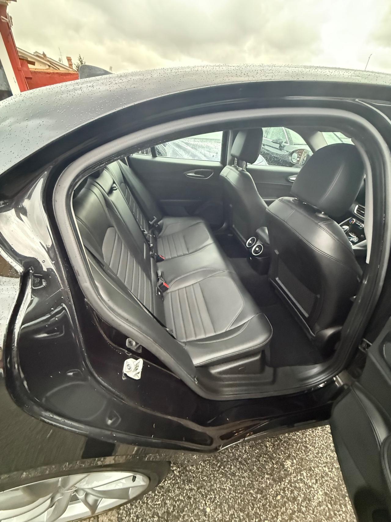 Giulia 2.2 Turbodiesel 160 CV AT8 B-Tech-unipro-rate-