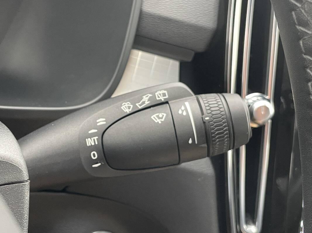 Volvo XC40 1.5 t4 recharge phev con CarPlay