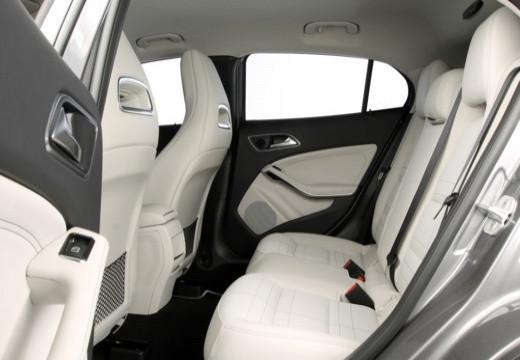 Mercedes-Benz GLA-X156 2014 - GLA 200 d (cdi) Enduro