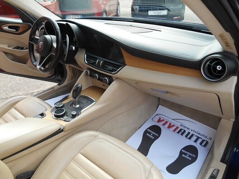 Alfa Romeo Giulia 2.2 Turbodiesel 210 CV AT8 AWD Q4 Veloce