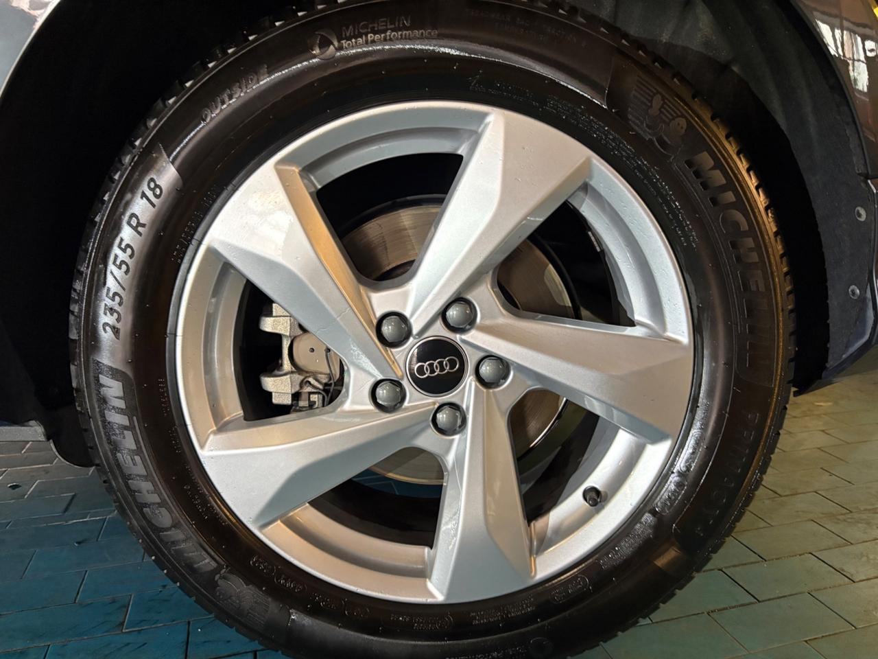 Audi Q3 40 TFSI quattro S tronic Business Advanced