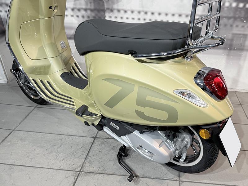 Piaggio Vespa Primavera 125 75th ABS