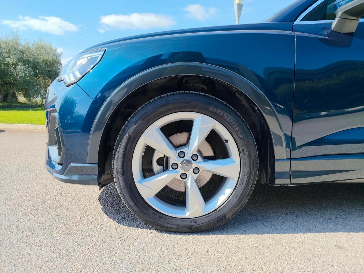 Audi Q3 35 TDI quattro Business Advanced