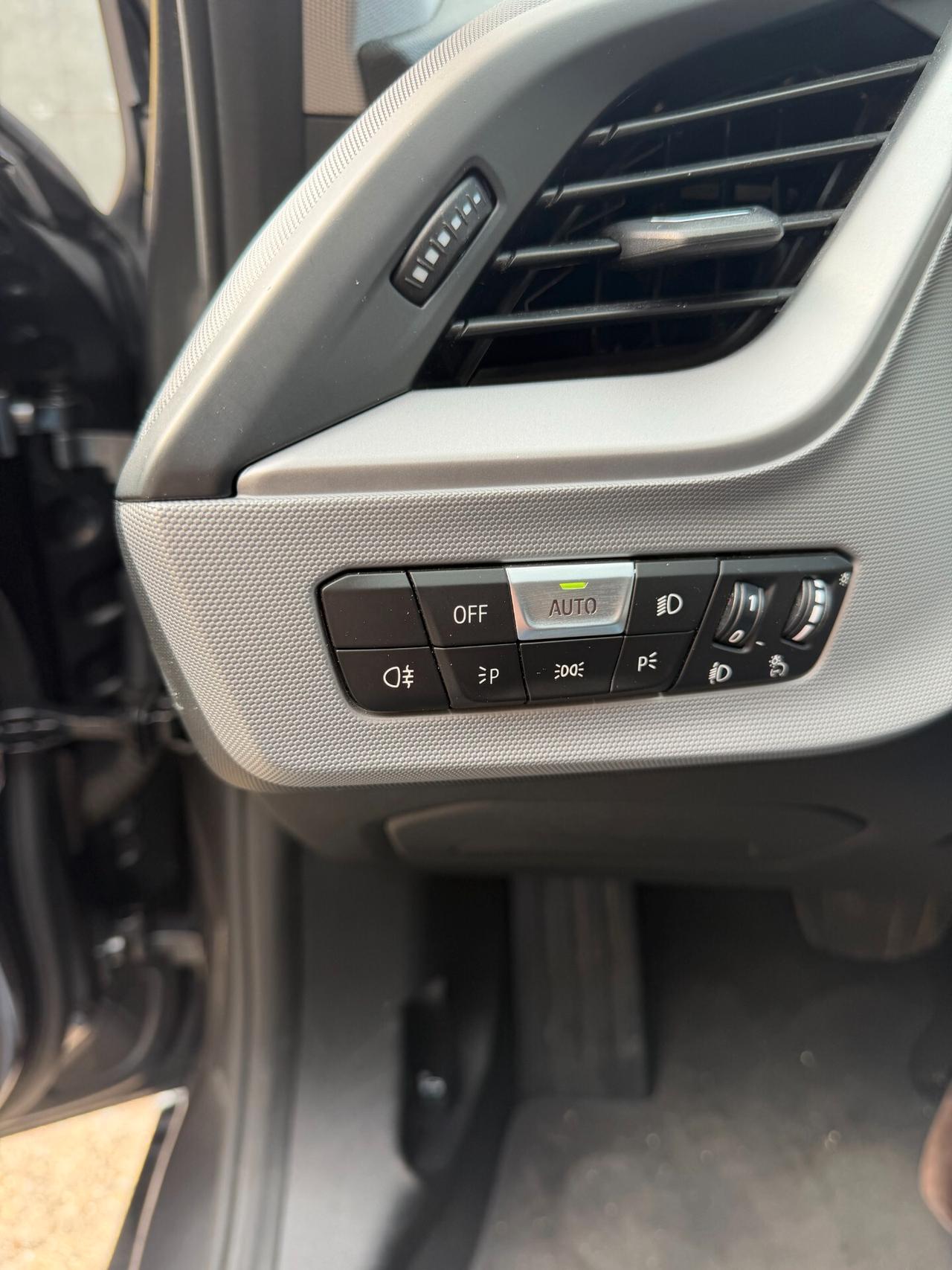 Bmw 116 116d 5p. Business Advantage