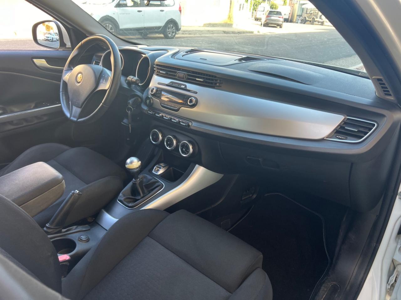 Alfa Romeo Giulietta 1.6 JTDm-2 105 CV Exclusive