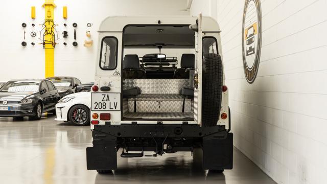 LAND ROVER Defender Td5 SW County**VEICOLO IN CONTO VENDITA**UNIPRO