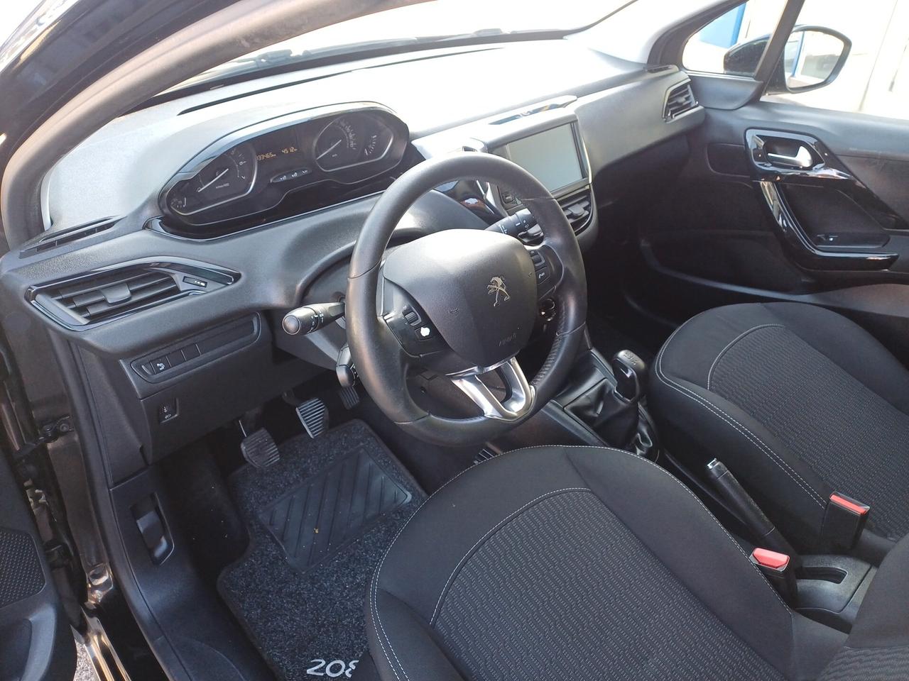 Peugeot 208 PureTech 82 5 porte Allure