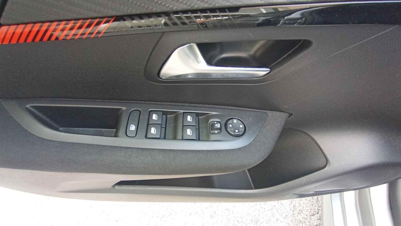 PEUGEOT 208 1.2 BZ - OK NEOPATENTATI