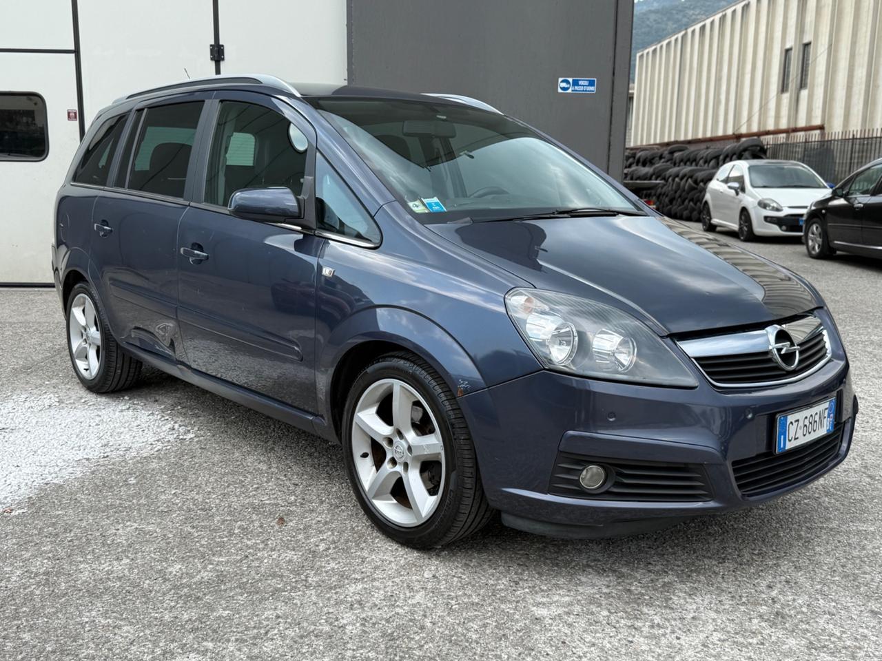 Opel Zafira 1.8 16V VVT Cosmo