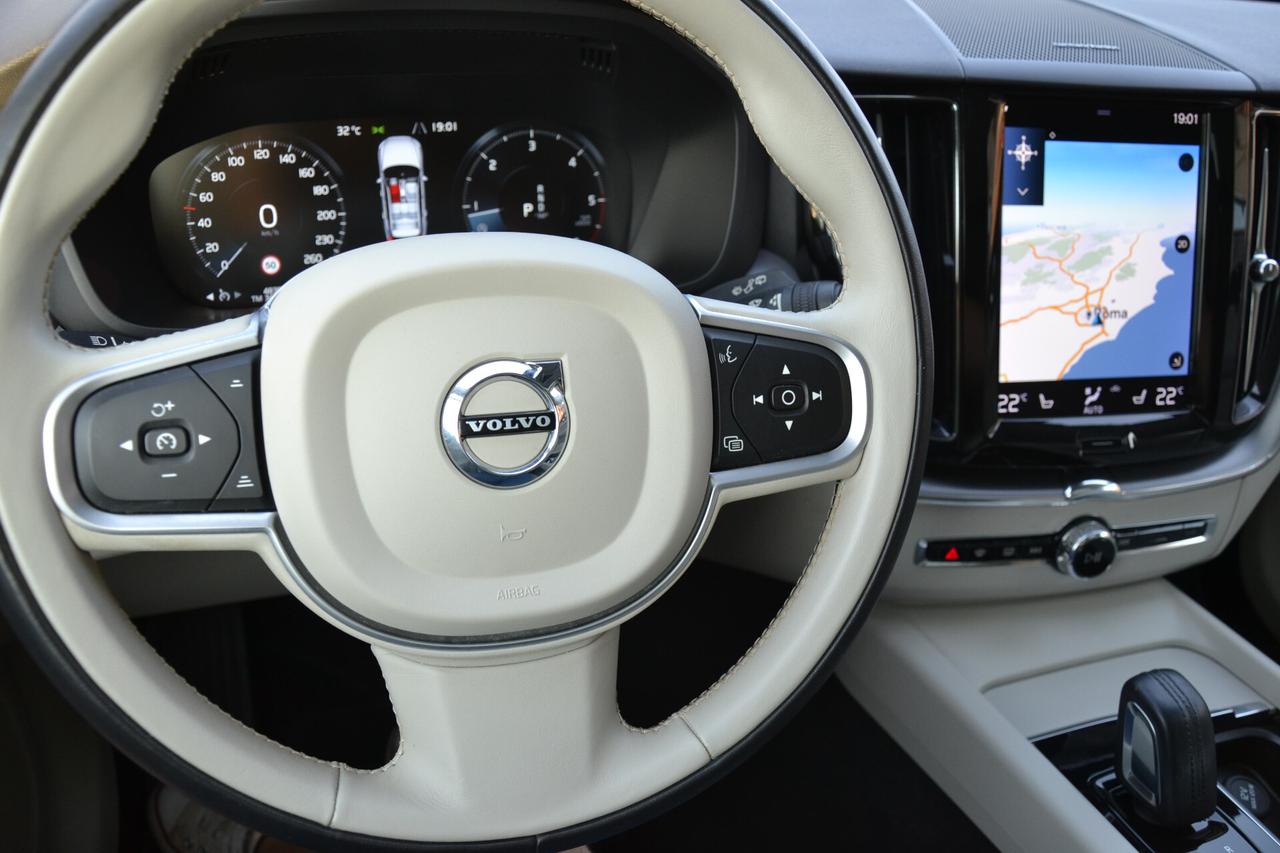Volvo XC 60 2.0 B4 197CV HYBRID/DIESEL AWD **TETTO PELLE NAV**