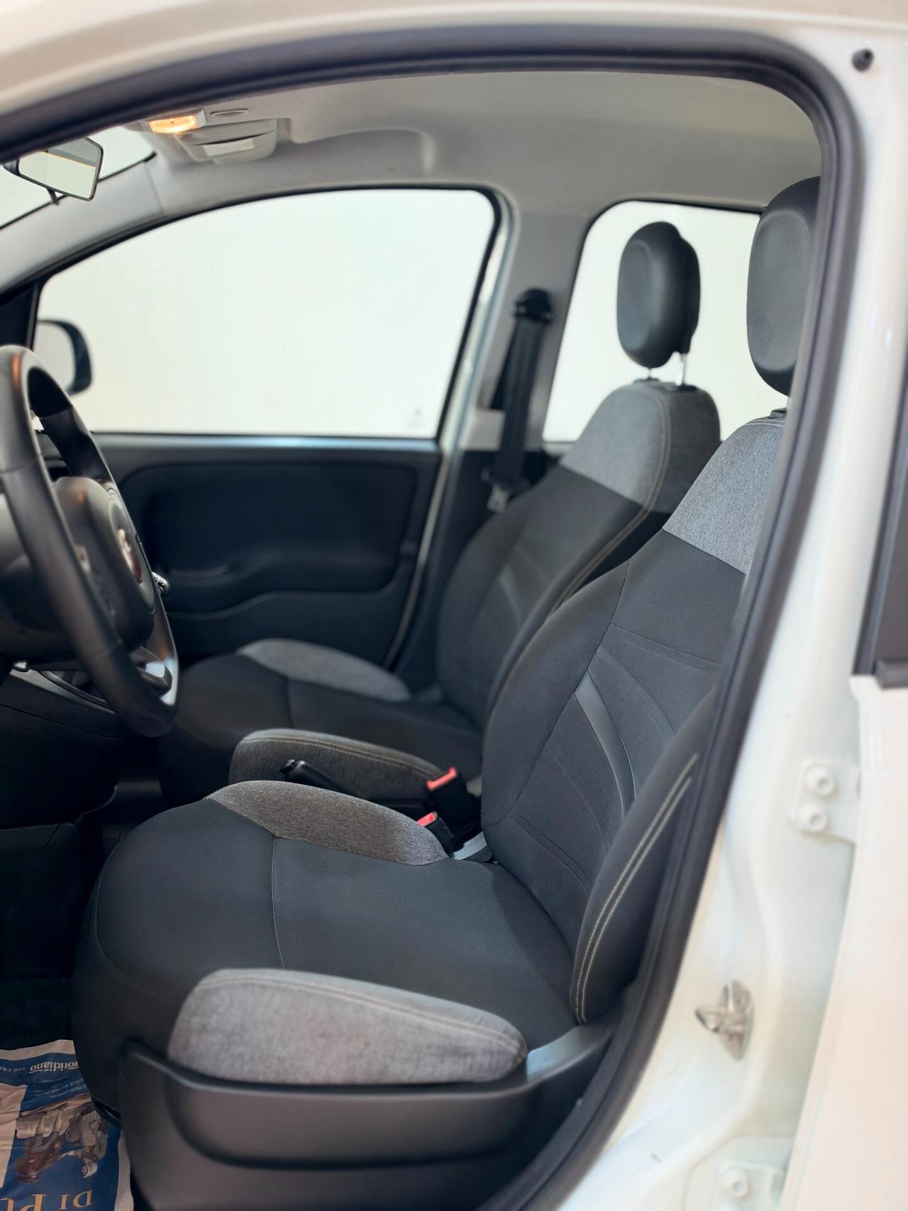 Fiat Panda 1.0 hybrid Easy Connect s adatta per NEO PATENTATI,BLUETOOTH,COMANDI AL VOLANTE,USB,SENSORI DI PARCH