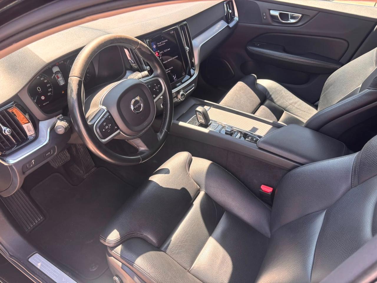 Volvo V60 B4 (d) Geartronic R-Design