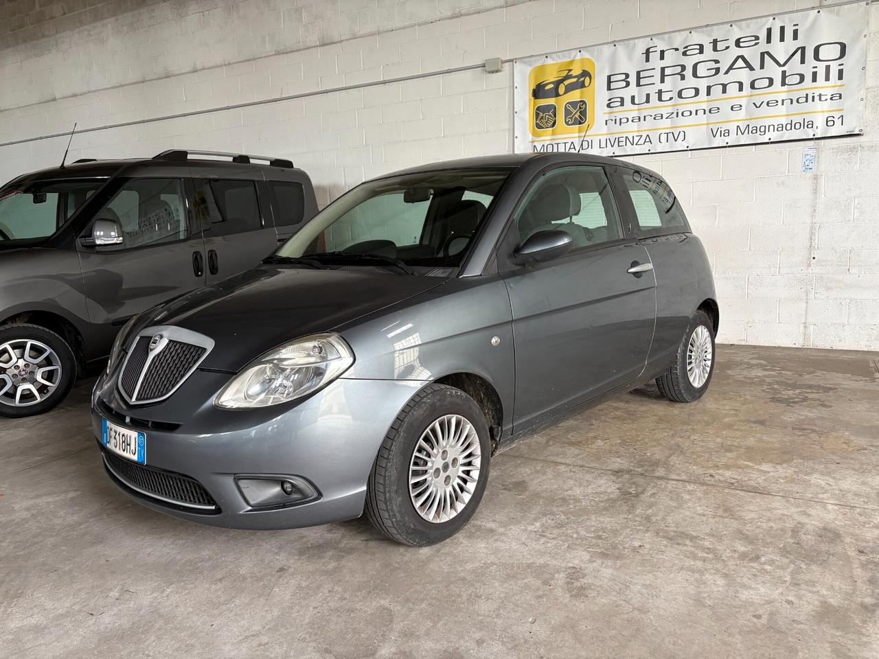 Lancia Ypsilon 1.2 Clima Neopatentati