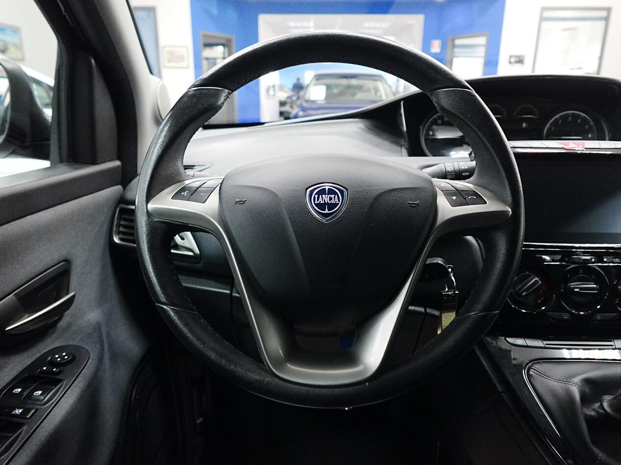 Lancia Ypsilon III 1.0 FIREFLY HYBRID 70 CV GOLD