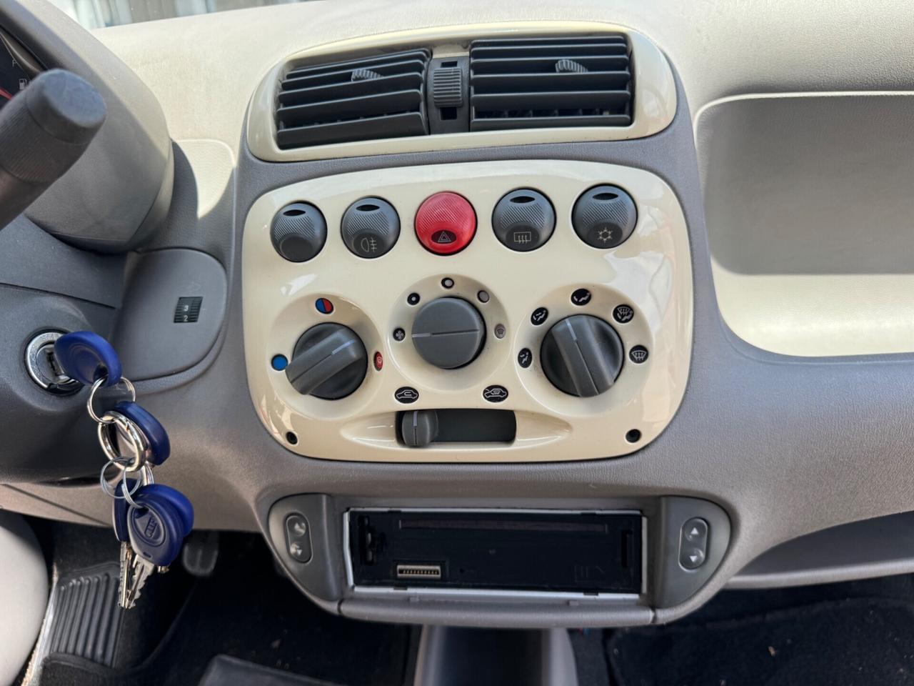 Fiat 600 1.1 2006 full optional 64.000km