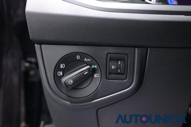 VOLKSWAGEN Taigo 1.0 TSI 110 CV DSG R-LINE FARI LED TETTO APRIBILE